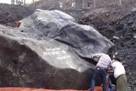 最大翡翠原石有多重？带你看世界上排名前五大的翡翠原石