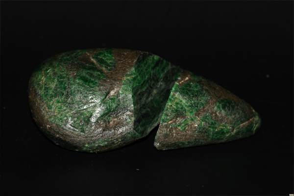史上最贵的翡翠原石，据说是世界第二大玉原石