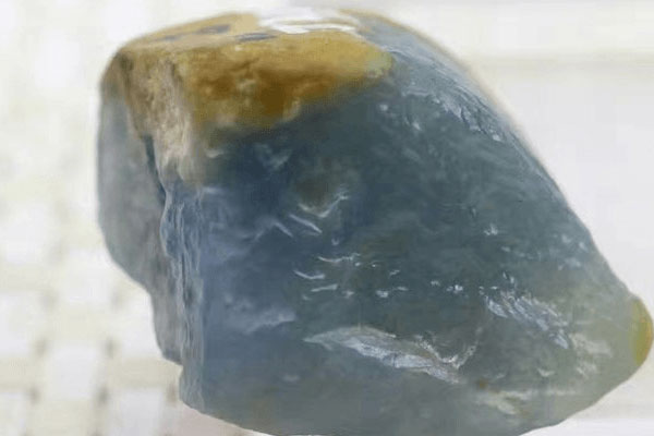 翡翠原石水石是什么？翡翠原石水石特征
