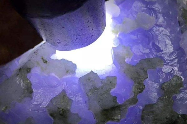 冰紫翡翠原石怎么样 冰紫翡翠原石价格多少