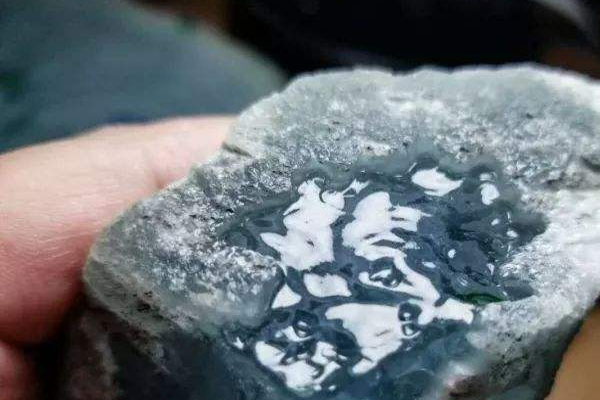 莫西沙翡翠原石的特点与辨别 你真的了解莫西沙翡翠原石吗？