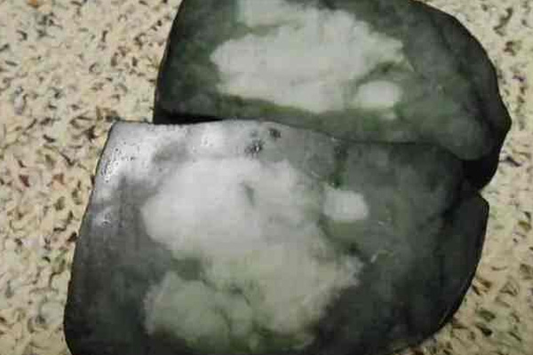 哪些玉原石与翡翠原石相似 怎样鉴定翡翠原石的真假