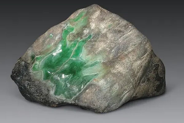 冰阳绿翡翠原石怎么辨别 冰阳绿翡翠属于什么级别的