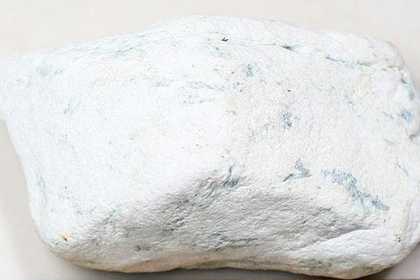 如何区分翡翠原石是否有种 怎么判断翡翠原石的种？