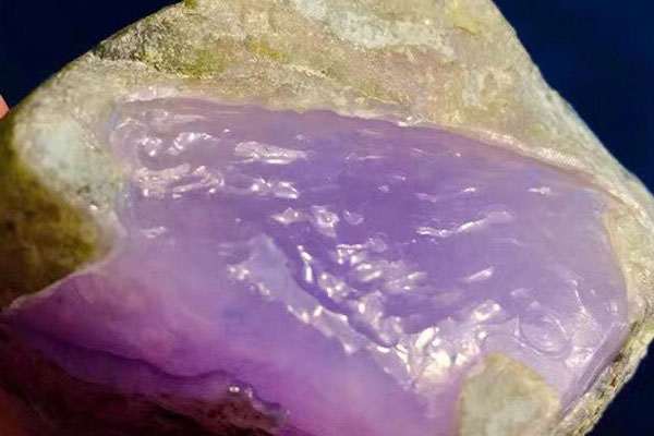如何鉴别真假紫罗兰翡翠原石 这几个方法很实用