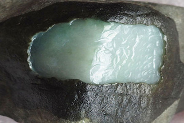 冰种翡翠原石的皮壳特点 冰种翡翠原石的介绍