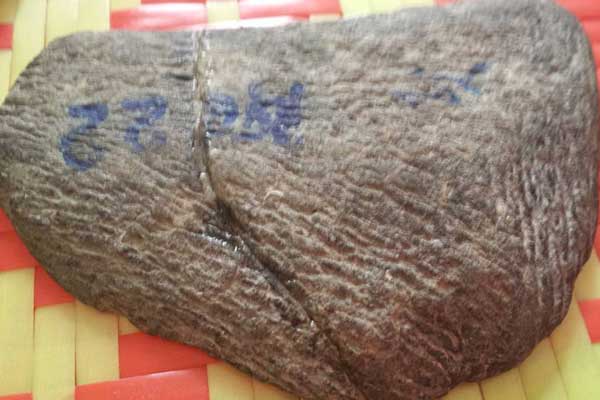 缅甸翡翠原石各种皮壳特点 翡翠原石常见的皮壳特点介绍