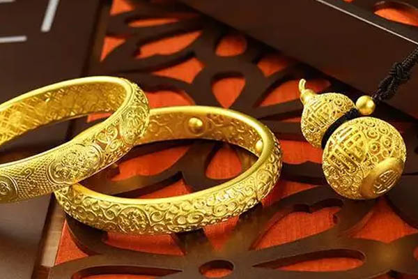 结婚买黄金还是玉石好 结婚买黄金和玉石哪个好