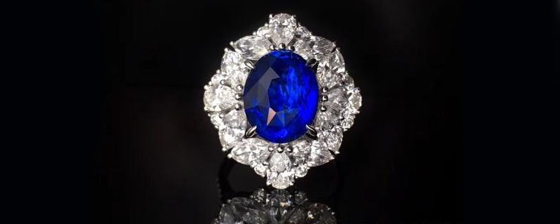 蓝宝石戒指可以当婚戒吗