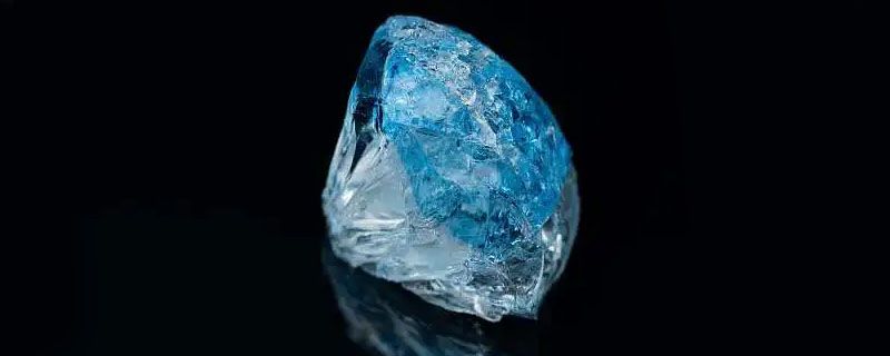 海蓝宝石属于水晶吗