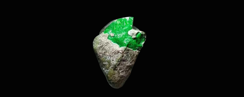 帝王绿翡翠的原石的特点是啥