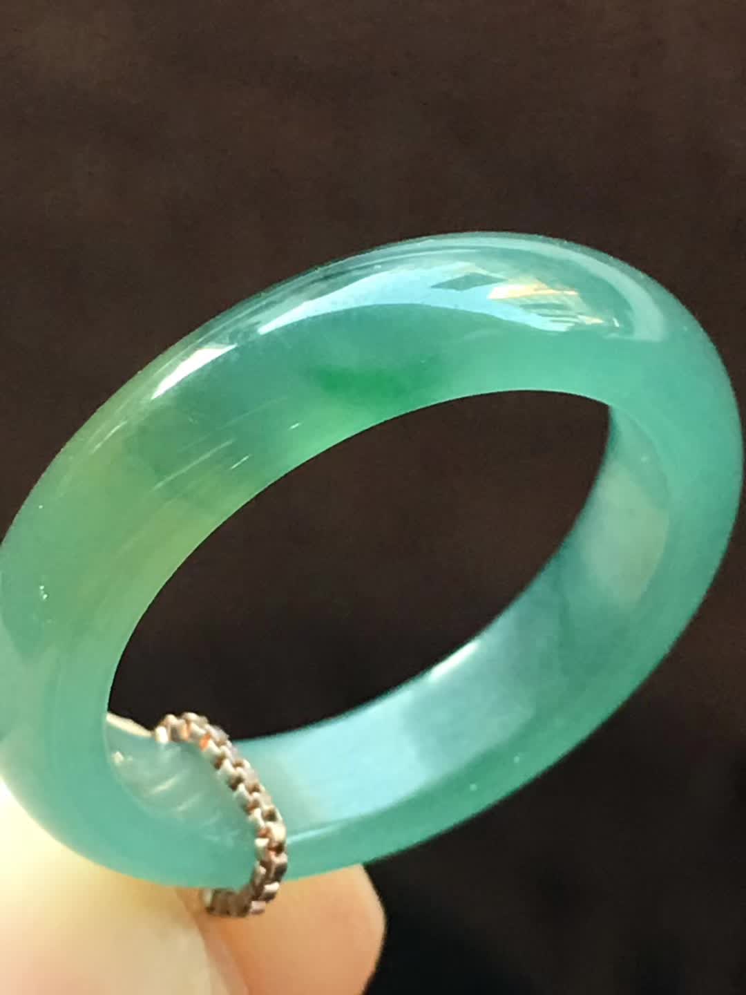 冰蓝水飘黄翡飘色戒指指环，尺寸18/4.8/3.3。水润 细腻 完美 靓丽q