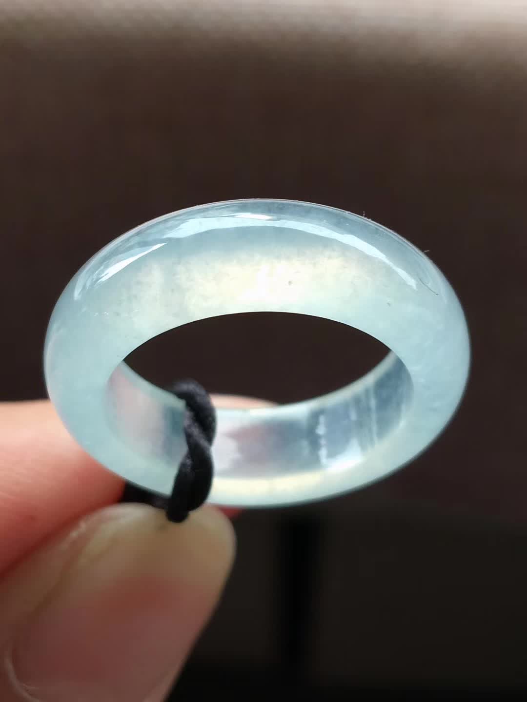高冰翡翠指环戒指，冰透起光，冰清玉洁，种老通透，种老的掉牙，完美，内径尺寸17.4/6.5/3.6 特惠