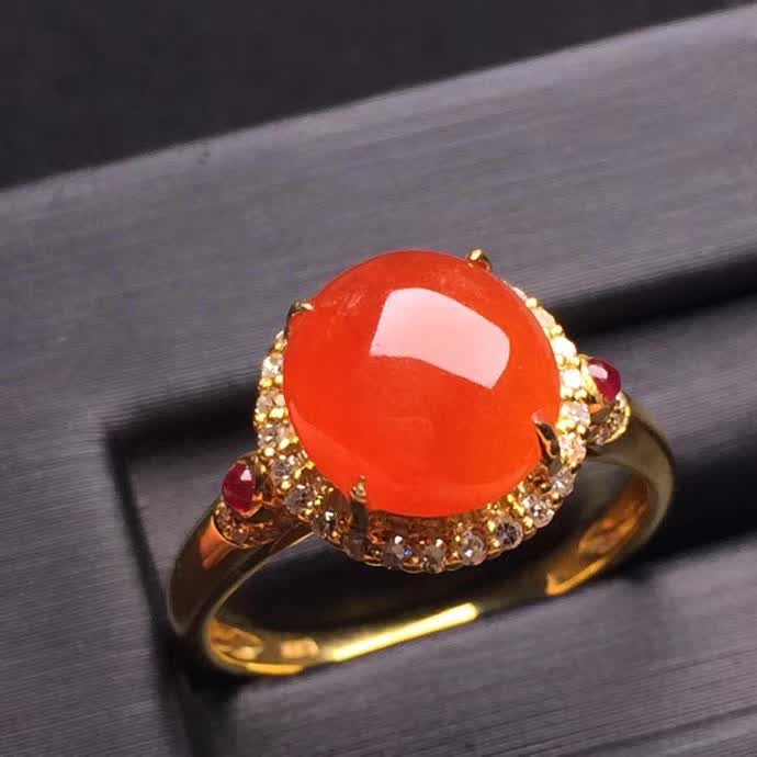 新品豪华红翡蛋面戒指18K金伴钻石镶嵌A货翡翠，种好色辣，时尚大方，完美无瑕����