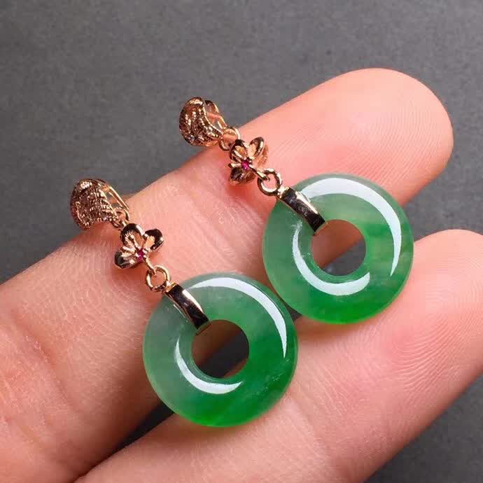 新品绿色幸运圈耳环18K金伴钻石镶嵌A货翡翠，种好色辣，时尚大方，完美无瑕����