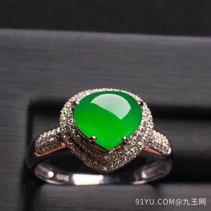 新品豪华绿色❤️戒指18K金伴钻石镶嵌A货翡翠，种好色辣，时尚大方，完美无瑕����