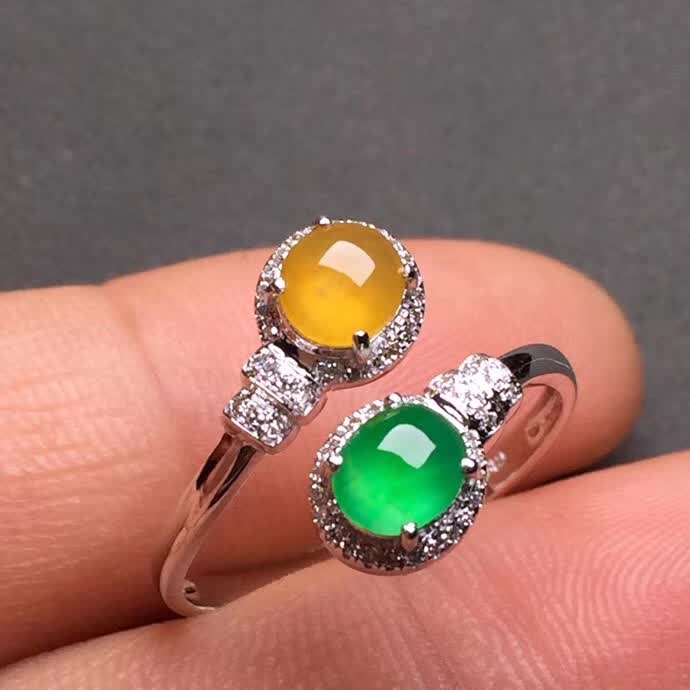 新品/1号黄+绿二合一蛋面戒指18K金伴钻石镶嵌A货翡翠，种好色辣，时尚大方，完美无瑕����