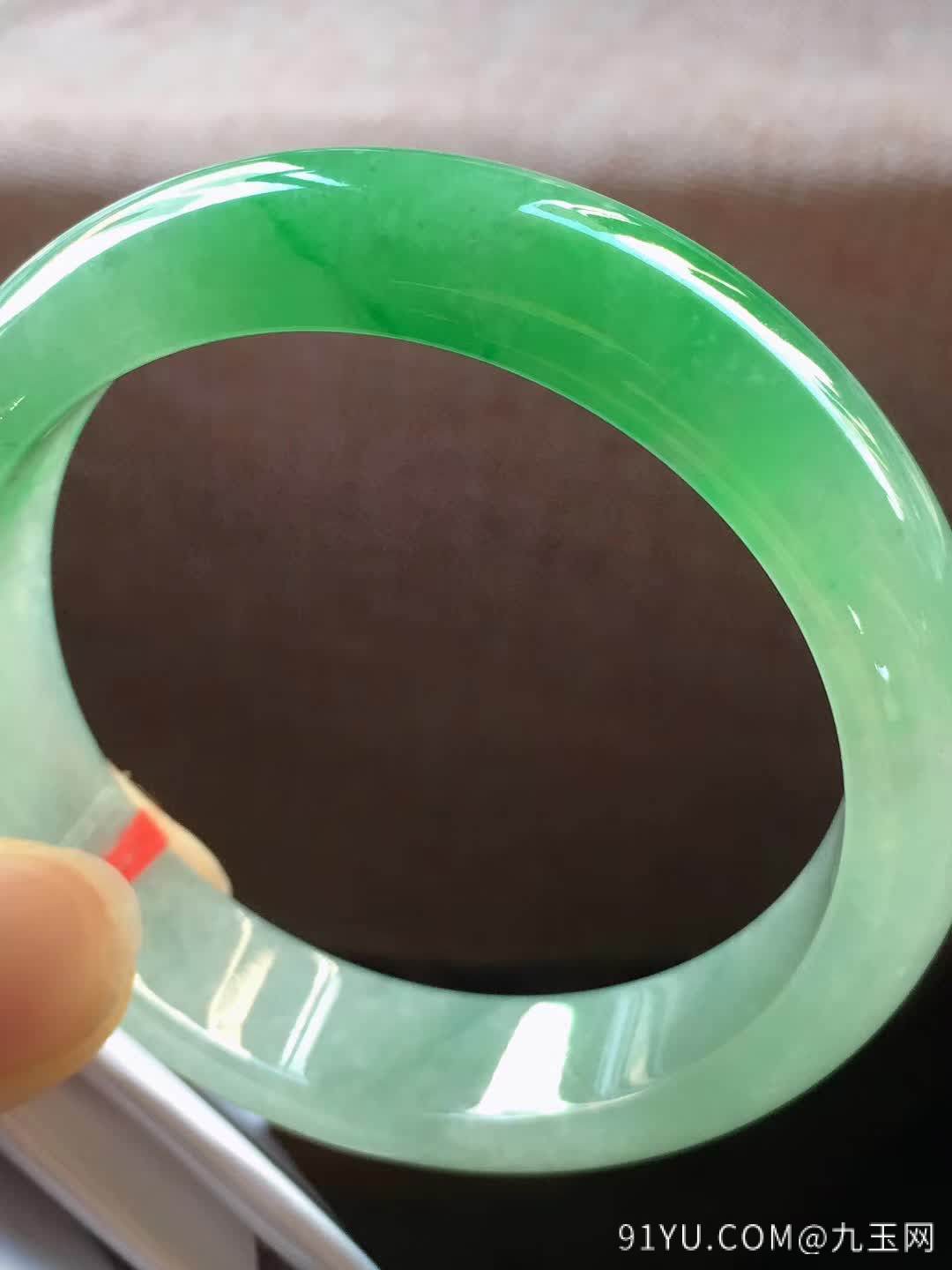 冰飘绿正圈翡翠手镯，完美，种老水足，色阳，尺寸58/14.5/8.5mm