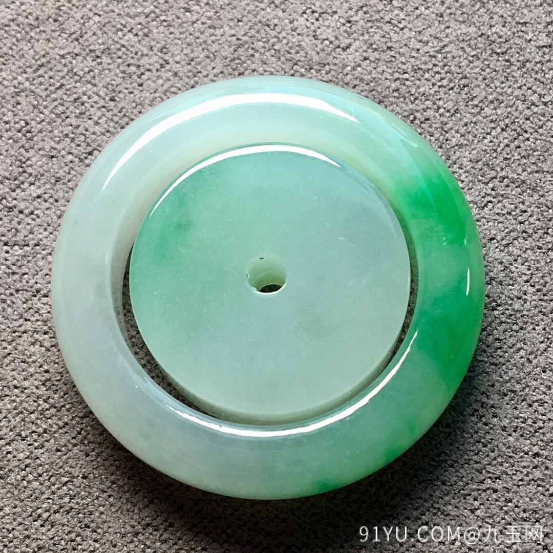 冰种飘绿平安扣指环套装，玉质细腻水润，超性价比，裸石：26.2-6.7mm。完美