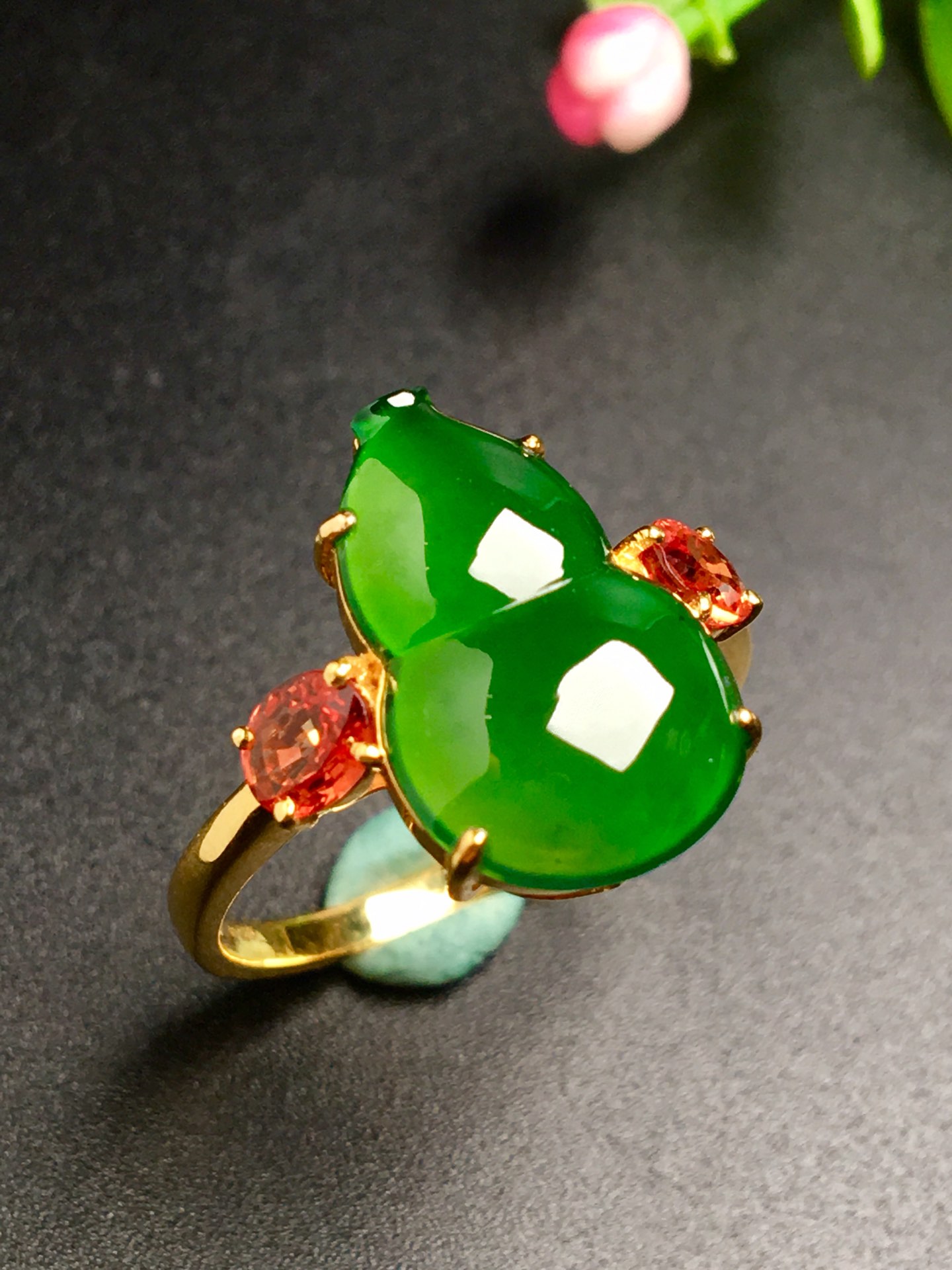 冰种芙蓉绿葫芦戒指，戒指内圈17.5裸石尺寸15.8-10-3，特惠价    