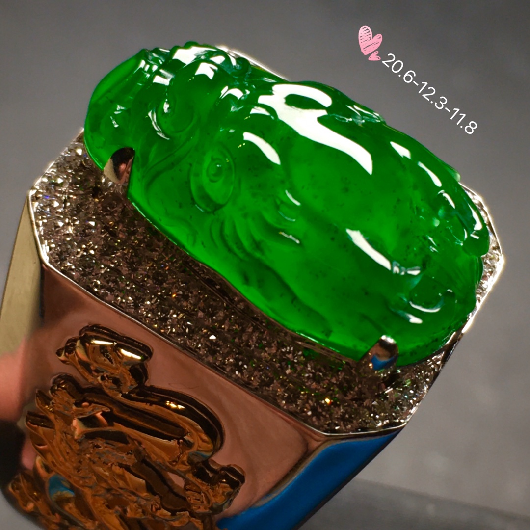 【霸气龙头戒指，冰正阳绿】水润通透，玉质细腻，冰绿冰透，完美无暇，18k金奢华钻石镶嵌