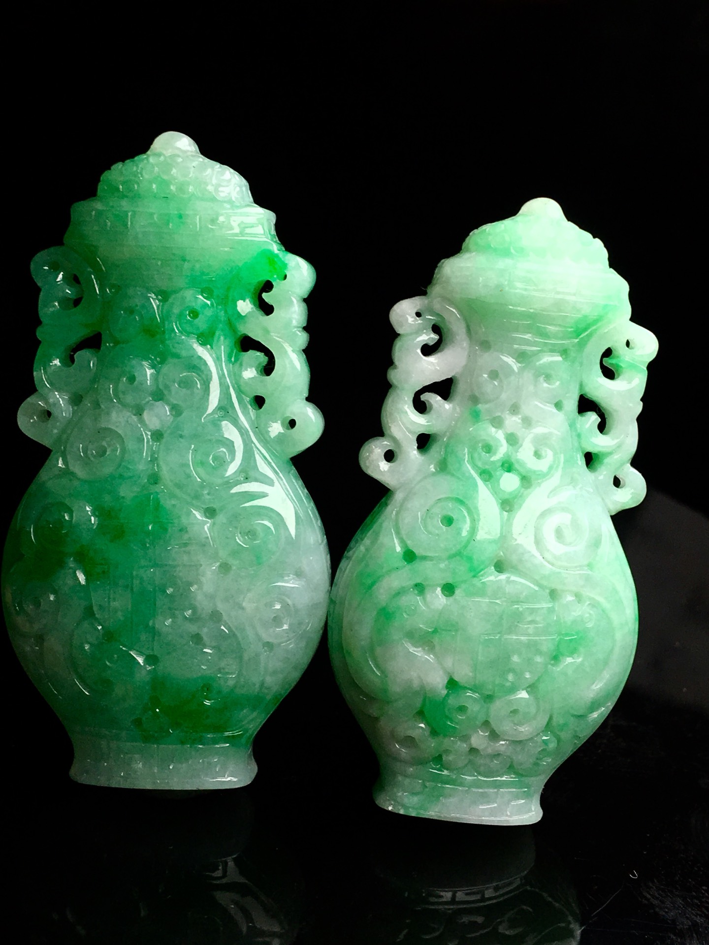 一对阳绿宝瓶，平平安安，大件，尺寸43.5-22-12.5，45.5-23-10.5，一对特惠价    