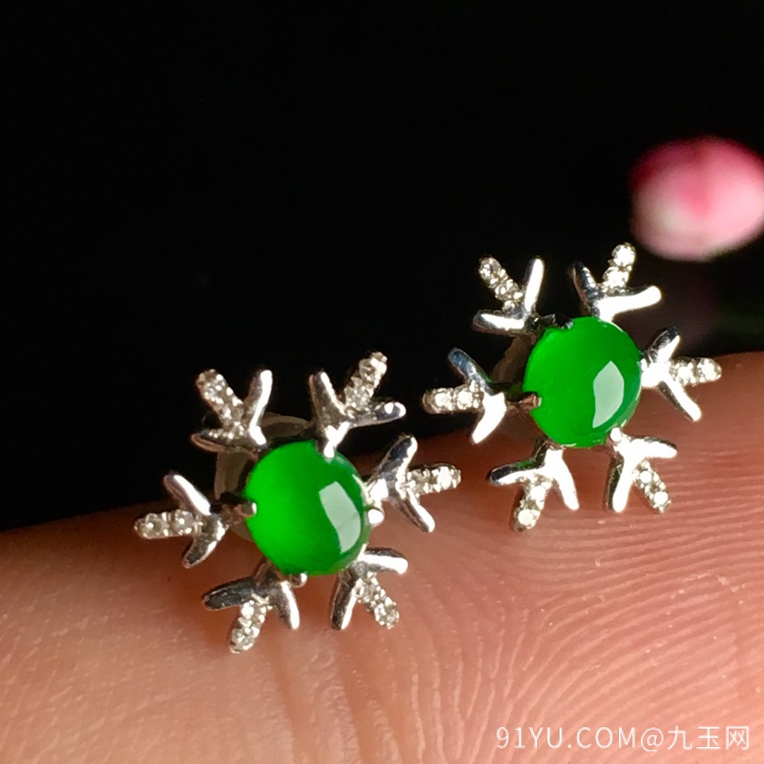 冰阳绿雪花❄耳钉，色阳，裸石尺寸4.5-4-2.5