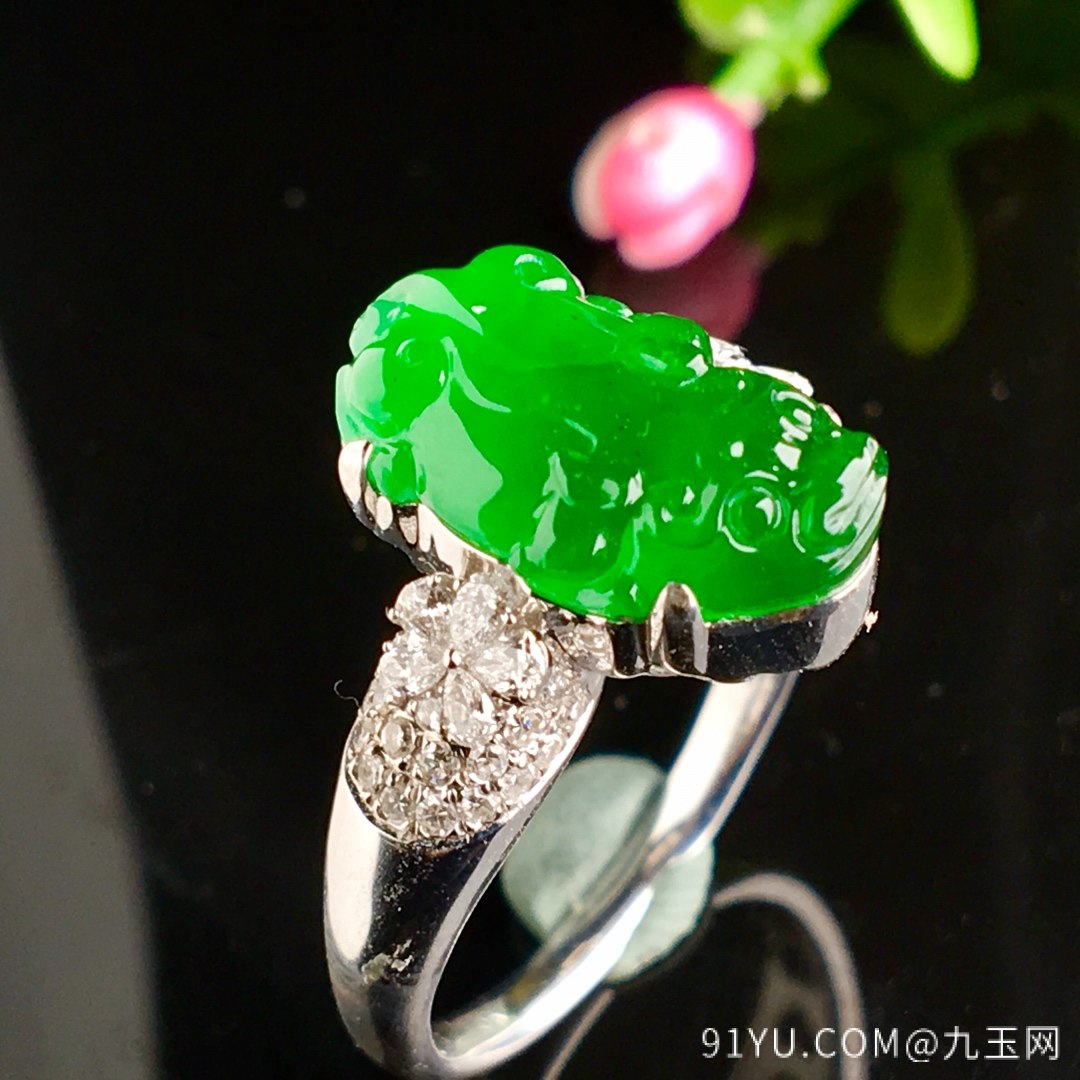 冰辣绿貔貅戒指，色辣，戒指内圈17裸石尺寸15-8.5-4.5