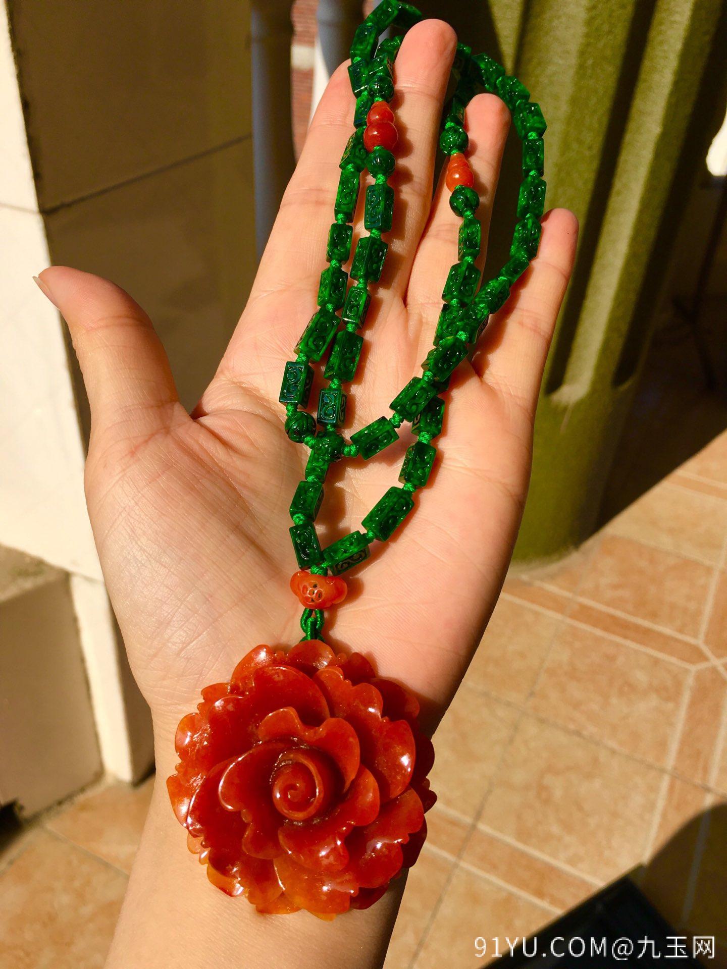 干青搭配红翡花朵项链，细腻水润，佩戴好看花朵尺寸50*16新春价����