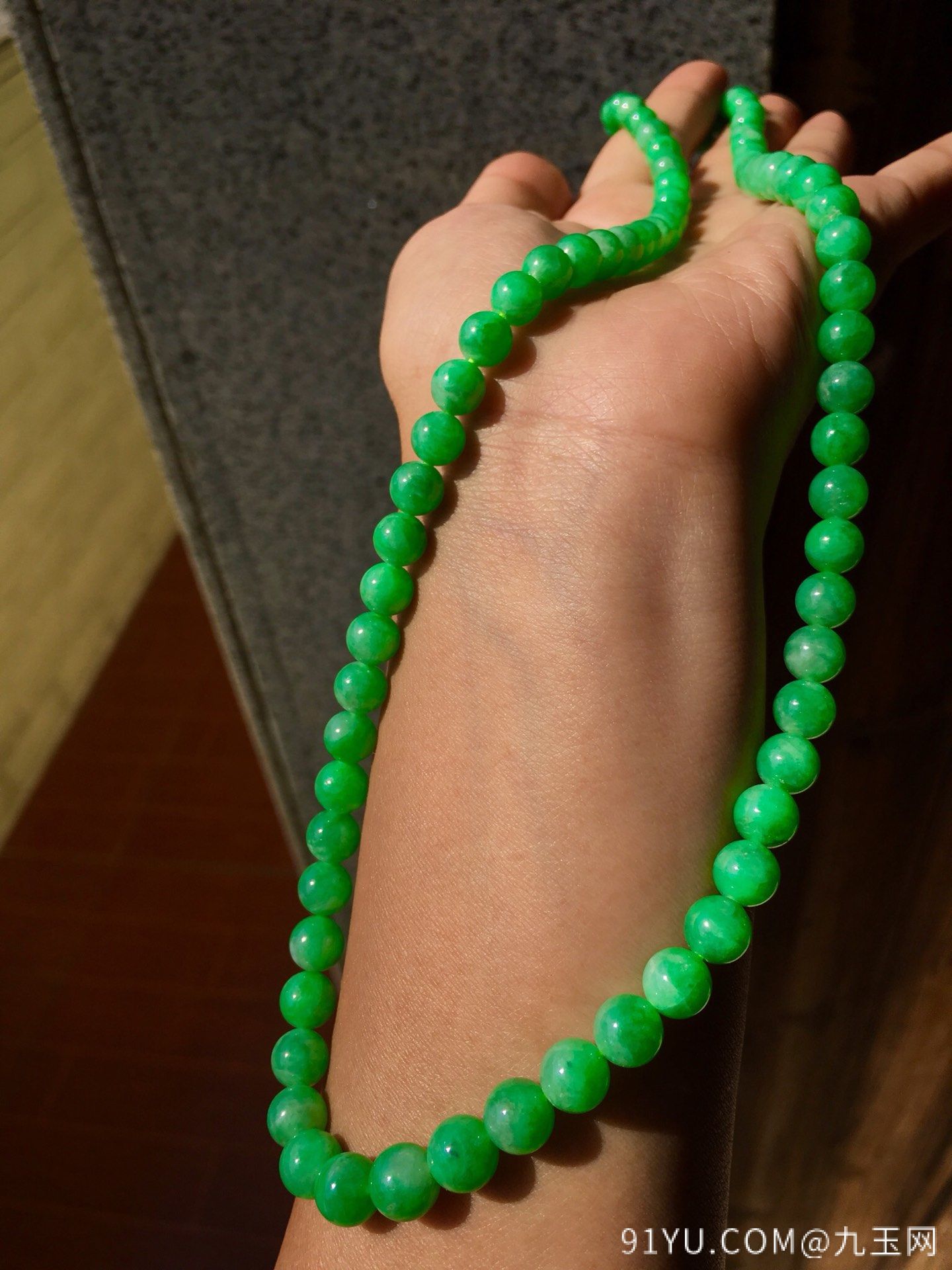 【冰阳绿，珠珠项链】翠色鲜艳，水水润细腻，圆润饱满