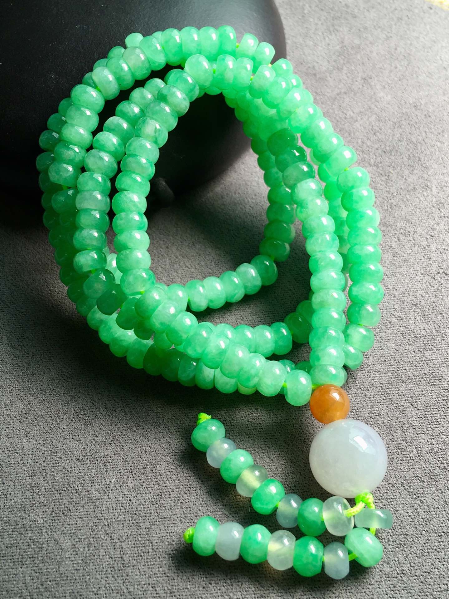 ❤。冰种阳绿算盘珠项链手链两用，珠圆玉润，料子细腻，裸石：6mm。颗