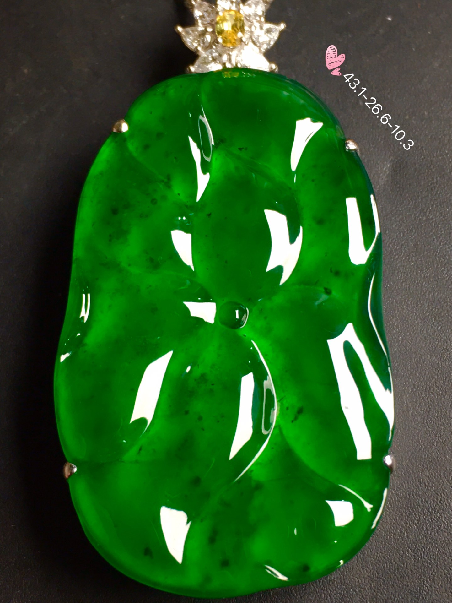 价[色] 【荷叶，和和美美，冰正阳绿】水润通透，玉质细腻，完美无暇，18k金奢华钻石镶嵌☕