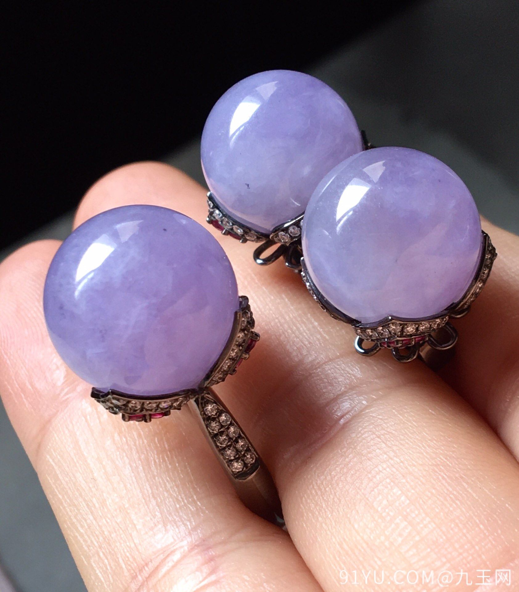 一套，冰种紫罗兰圆珠套装，戒指加耳钉，水润完美，裸石尺寸戒指13.7mm、耳钉12.4mm