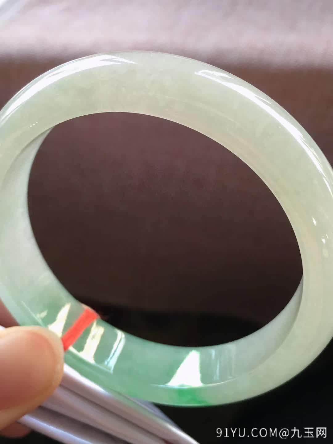 冰飘绿正圈翡翠手镯，完美，种老水足，色阳，尺寸59.5/13.5/8mm
