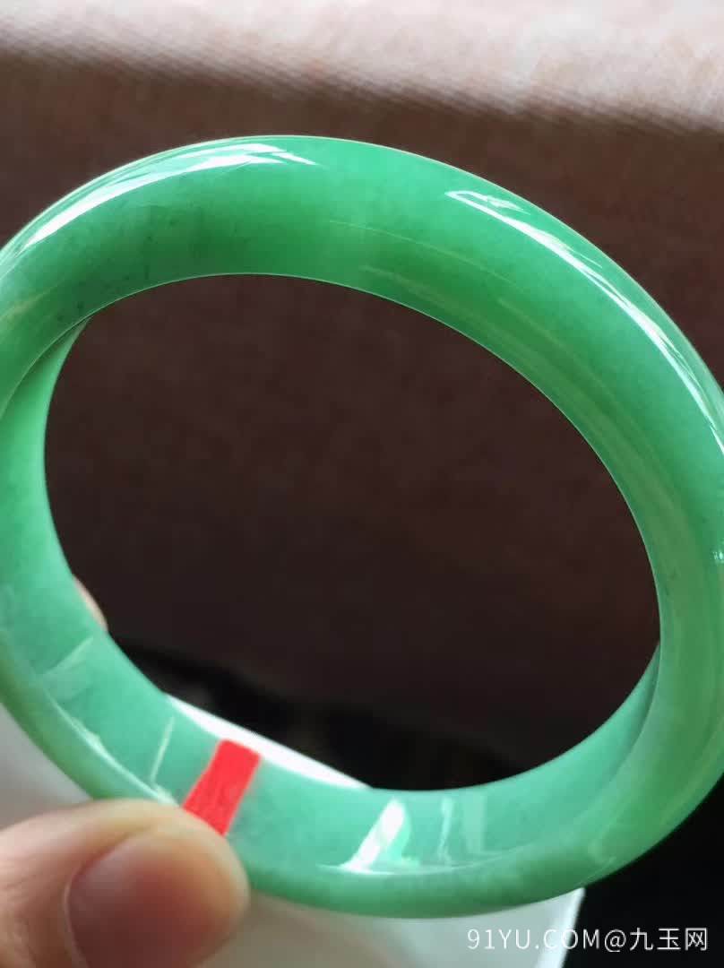 满绿正圈翡翠手镯，种老水足，色阳，尺寸58/12/8.5mm
