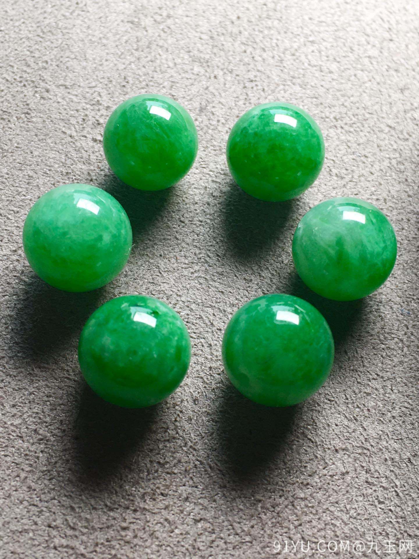 正阳绿珠子裸石，色阳，玉质细腻裸石：10.4