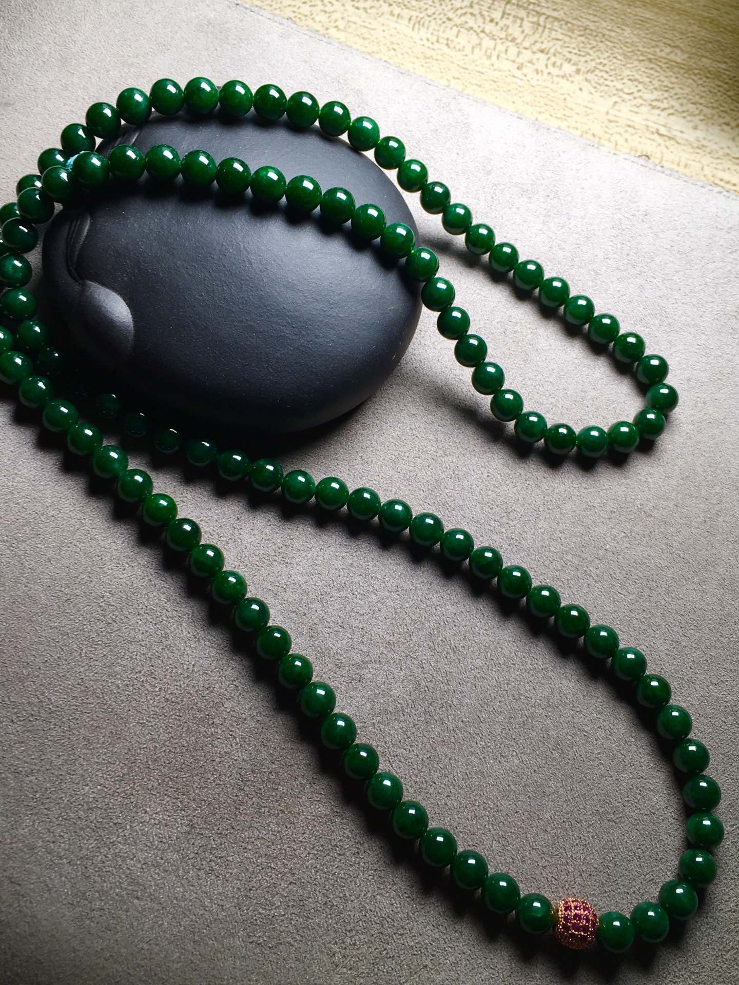 价❤辣绿珠链，玉质细腻裸石：6.6