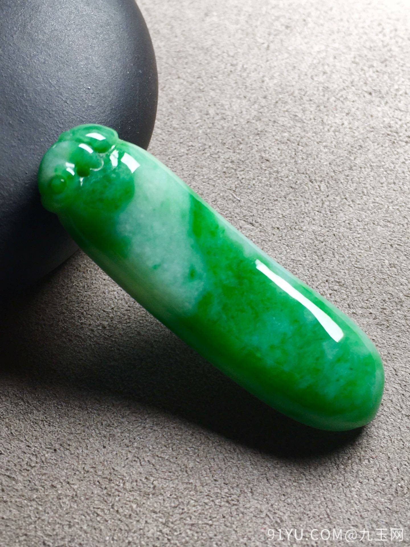 特惠价阳绿福瓜吊坠，玉质细腻，完美裸石：48-14.6-6.8����