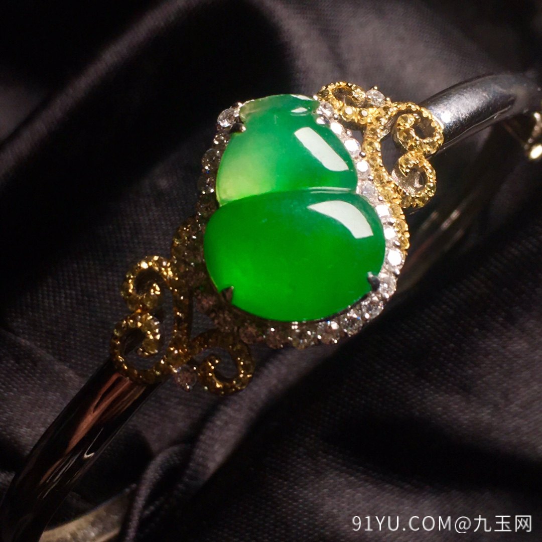 【冰阳绿，手镯】水润通透，玉质细腻，完美无暇，18k金奢华钻石镶嵌