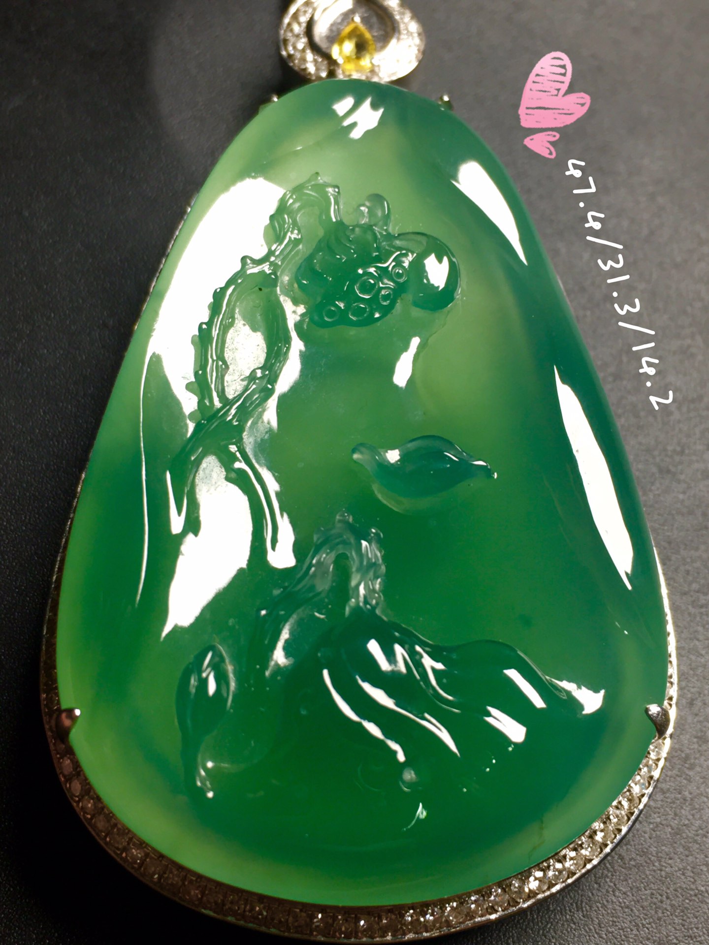 价[色] 【高冰阳绿，好运连连】水润通透，玉质细腻，冰绿冰透，完美无暇，18k金奢华钻石镶嵌