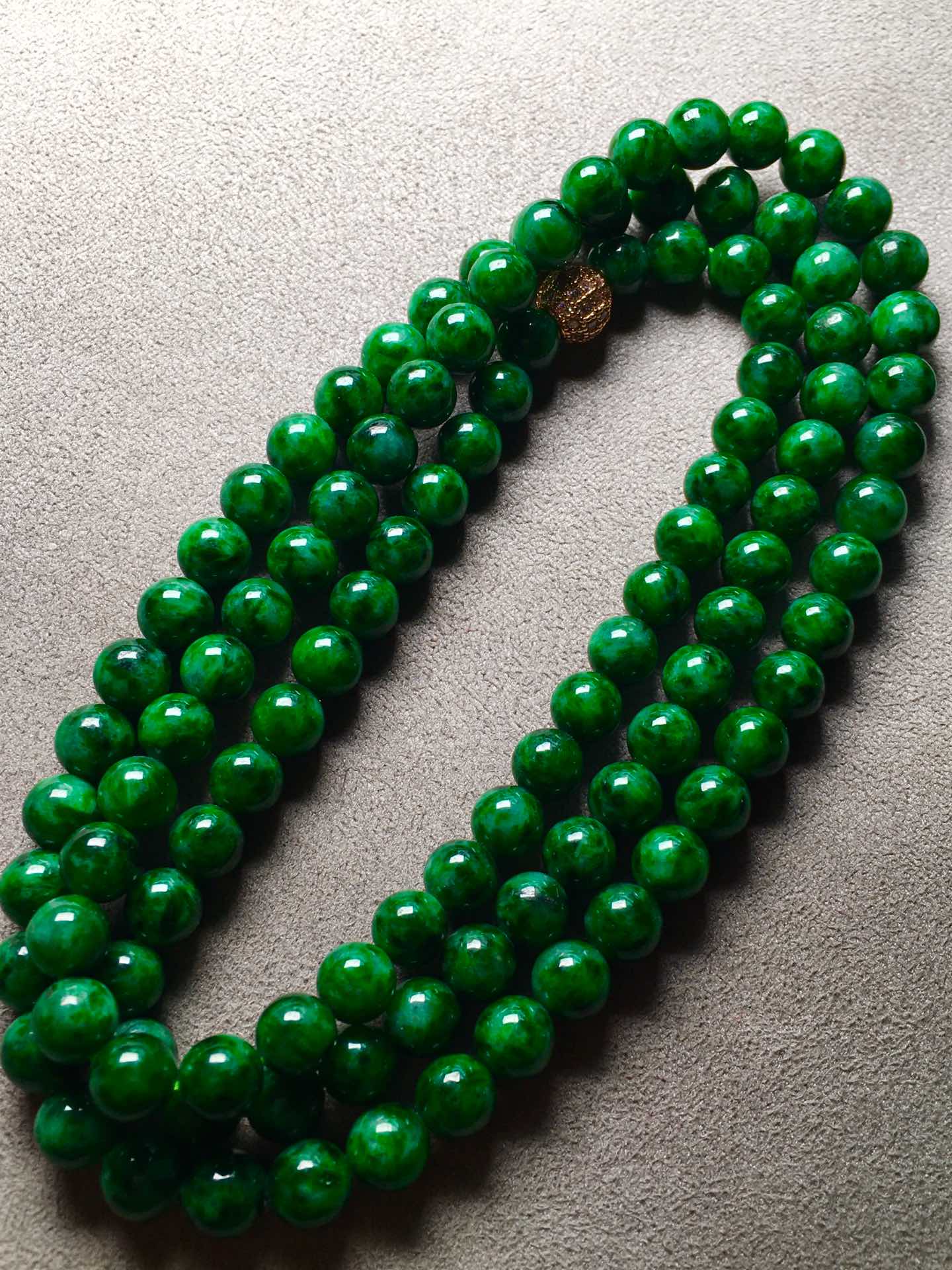 价❤阳绿珠链，玉质细腻裸石：6.6