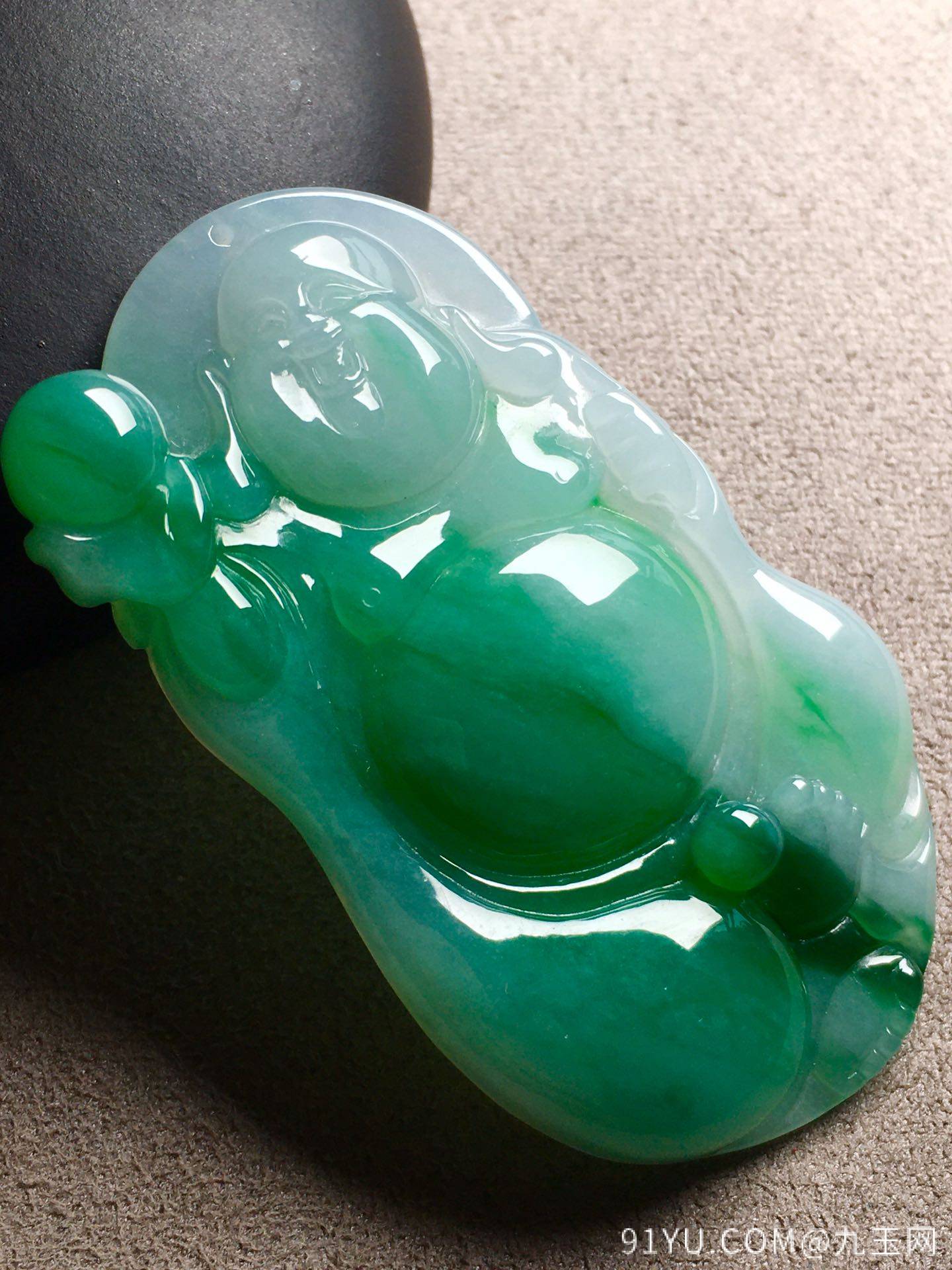 价❤正阳绿布袋佛公，玉质细腻，大件完美裸石：55.6-32-6