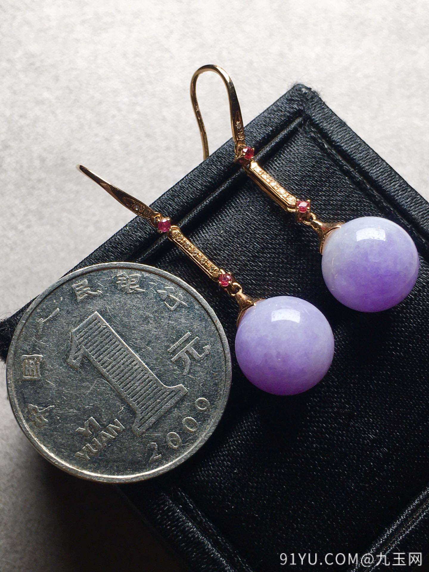 价❤紫罗兰圆珠耳环，玉质细腻，水润完美。裸石：10.8-10.8