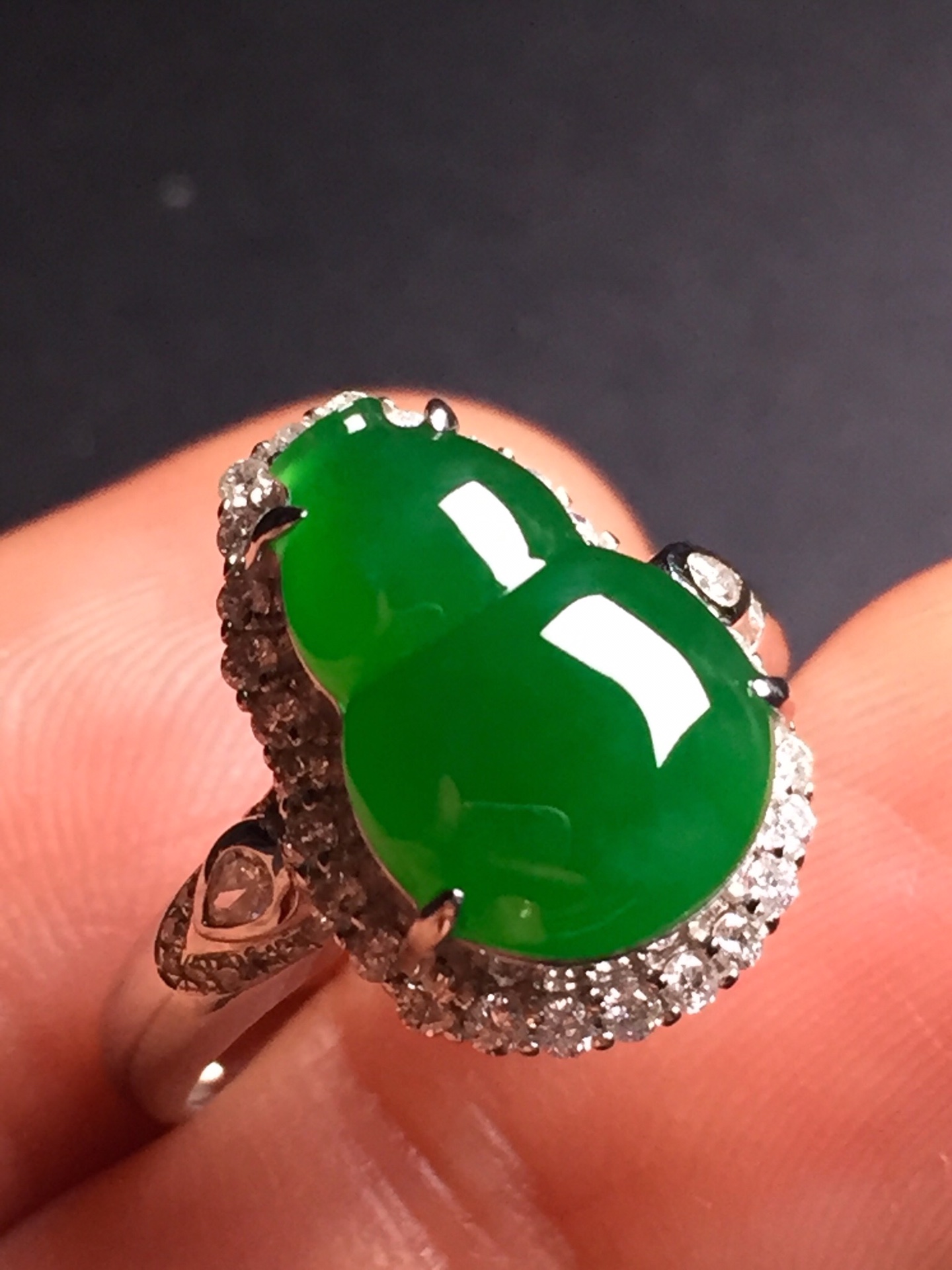 陽綠葫蘆戒指，18k真金真鉆鑲嵌