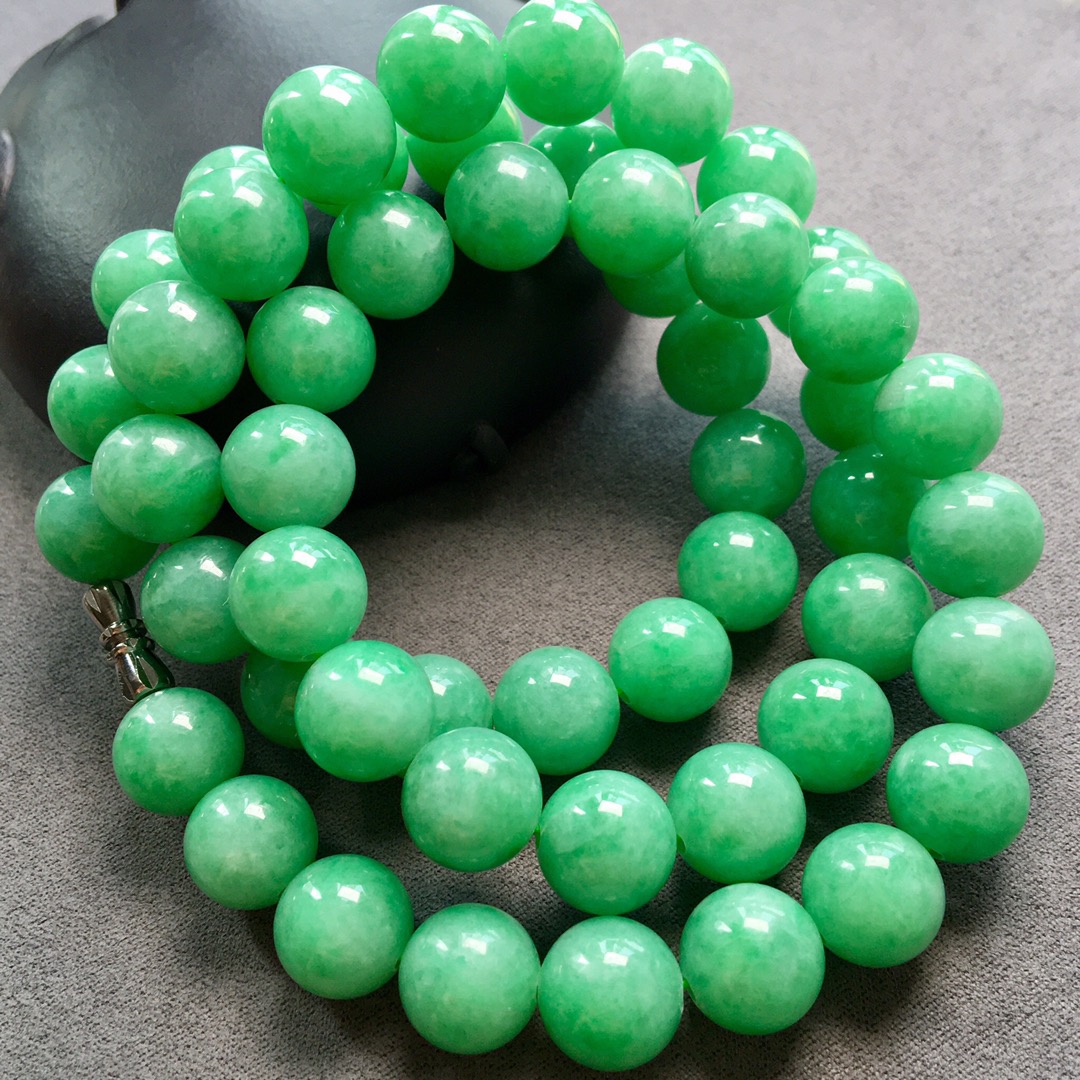 ❤。冰绿珠珠项链手链两用，珠圆玉润，起光起胶，裸石：11.5mm。52颗
