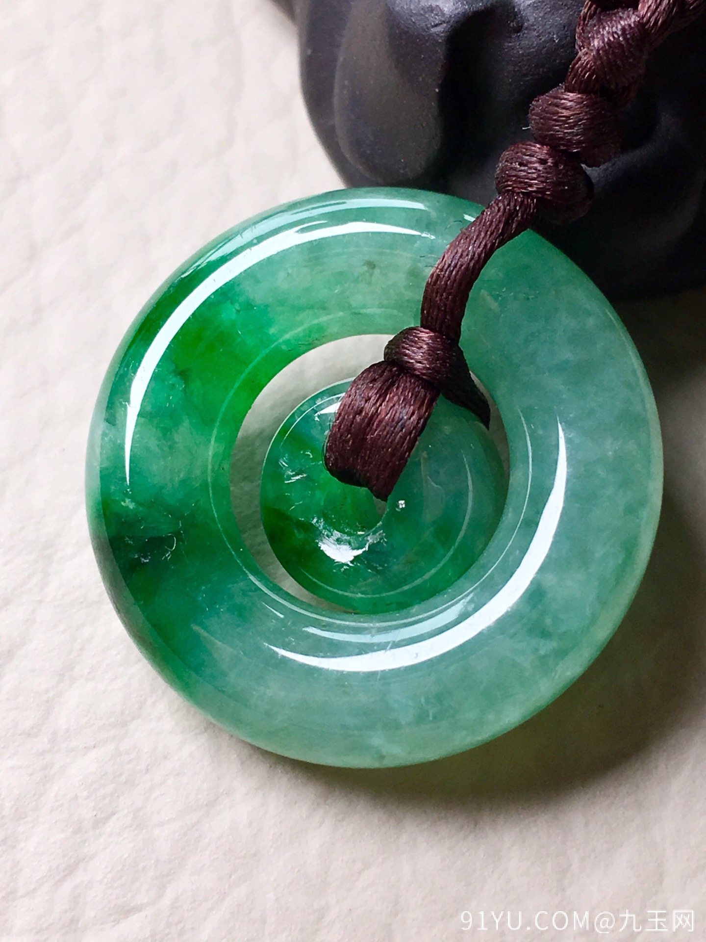 ❤。冰种飘阳绿子母扣吊坠，玉质细腻水润，裸石：23-6mm