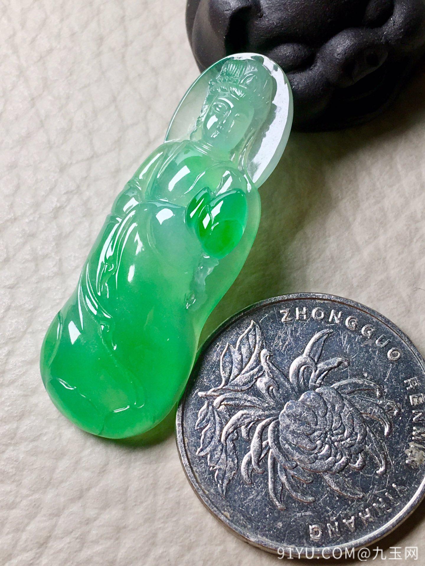 ❤。冰种阳绿观音吊坠，色阳绿，雕工精湛，料子细腻，裸石：40-14-5mm。完美