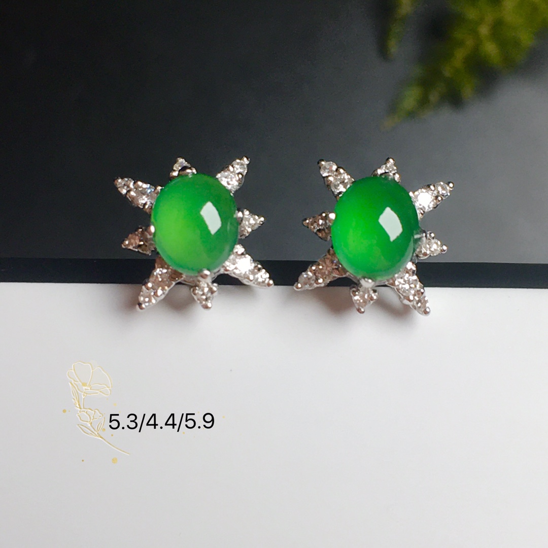 【高冰阳绿，星星⭐耳钉】水润，玉质细腻，冰绿冰透，完美无暇，18k金奢华钻石镶嵌