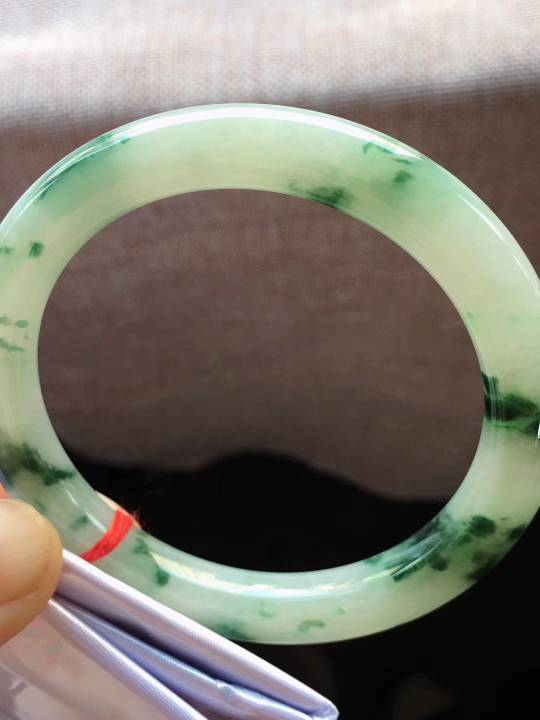 飘花圆条翡翠手镯，完美种老，尺寸55/8/9.2mm，特惠[玫瑰]不议