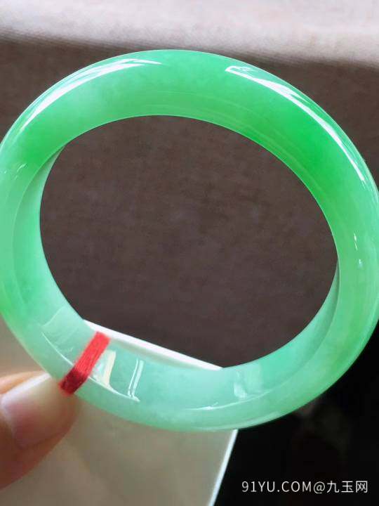 冰飘绿正圈翡翠手镯，完美，种老水足，色阳，尺寸59/14.6/9mm，开